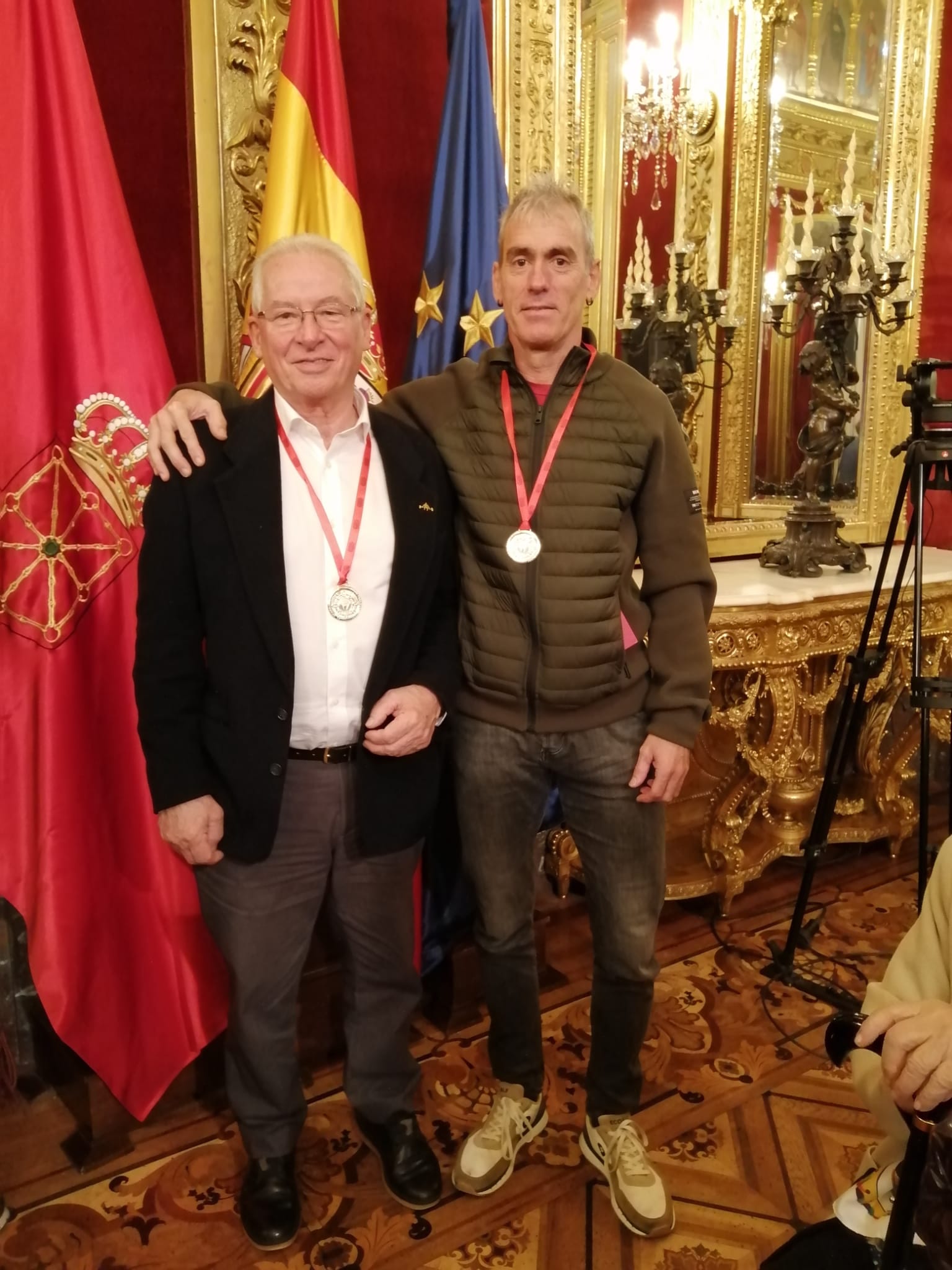 Jos&eacute; Luis Ib&aacute;&ntilde;ez y Alfonso Salvador recibieron ayer sus Medallas de Plata al M&eacute;rito Deportivo 2023